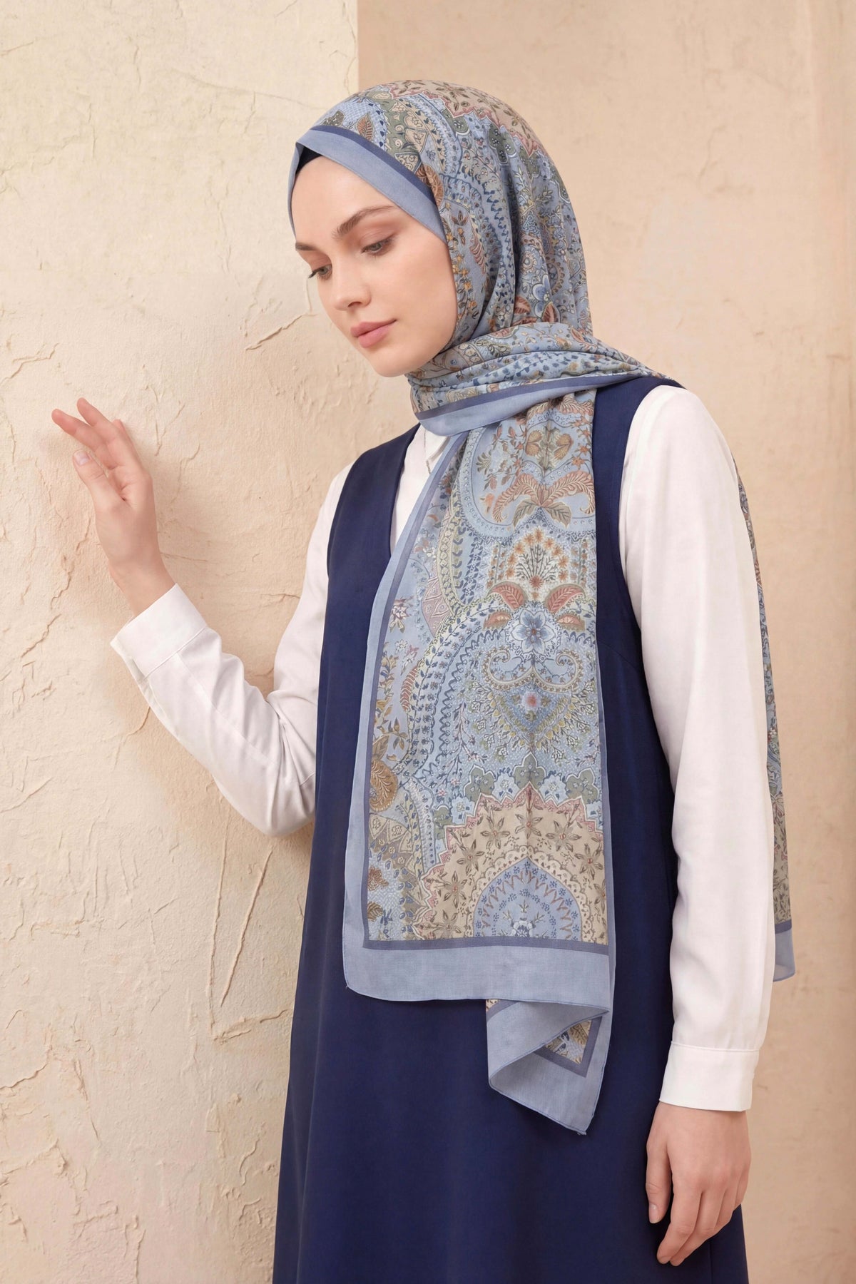 Barbiee etnik kot mavi bej şal