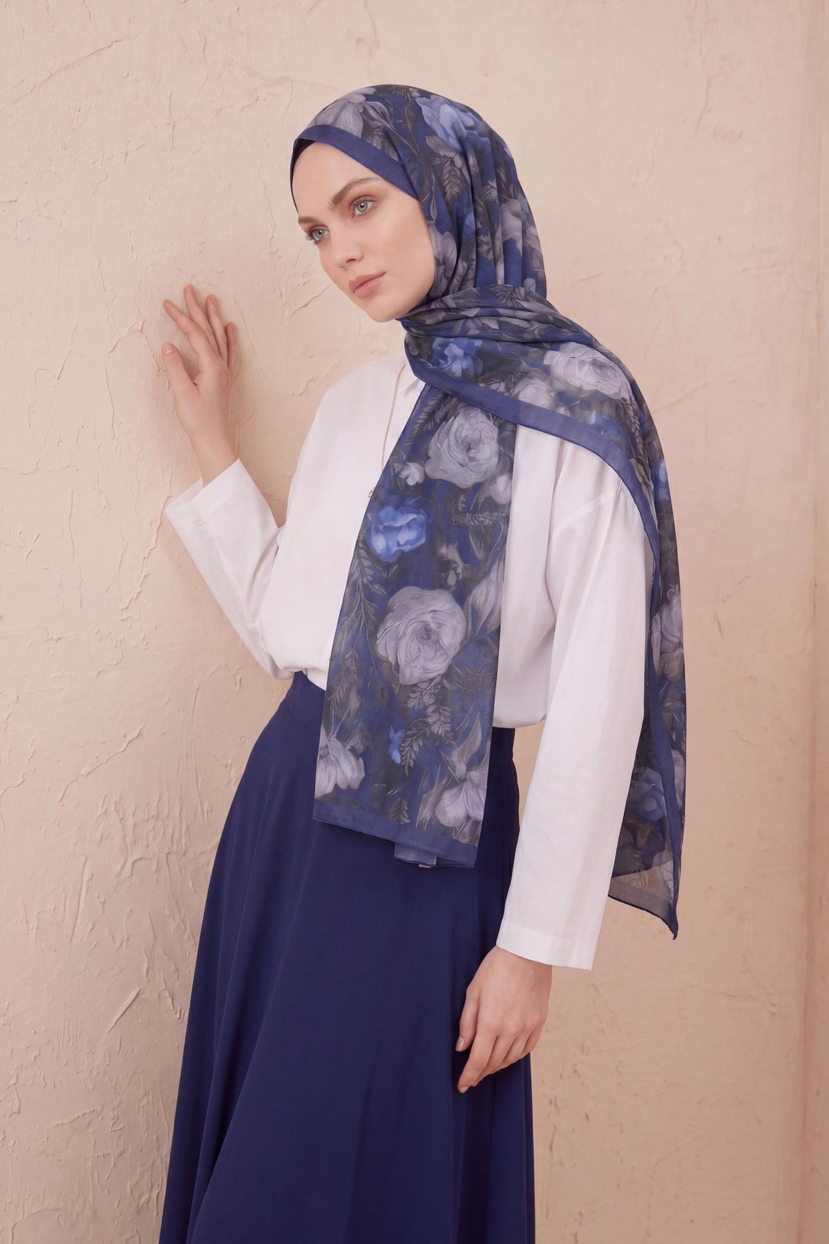 Barbiee lotus indigo bloom şal