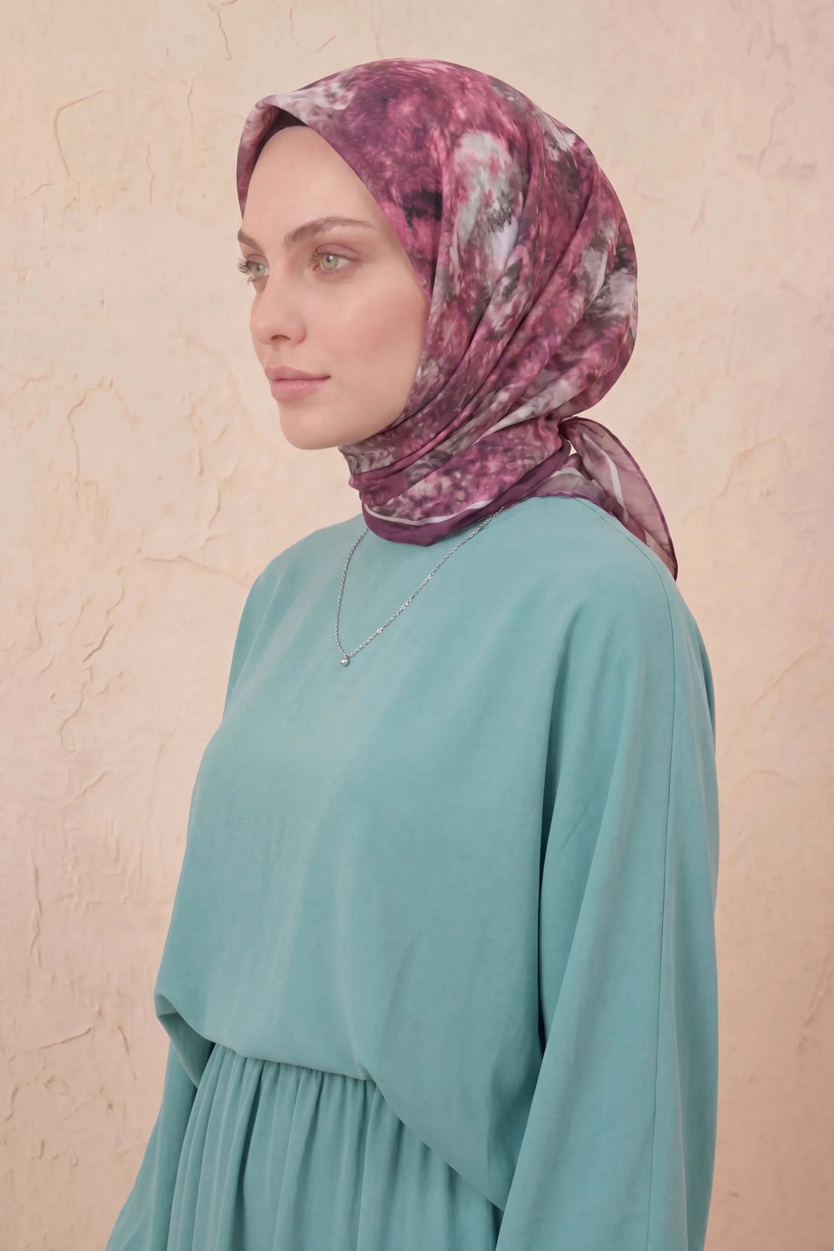 Barbiee batik gül mürdüm silver eşarp