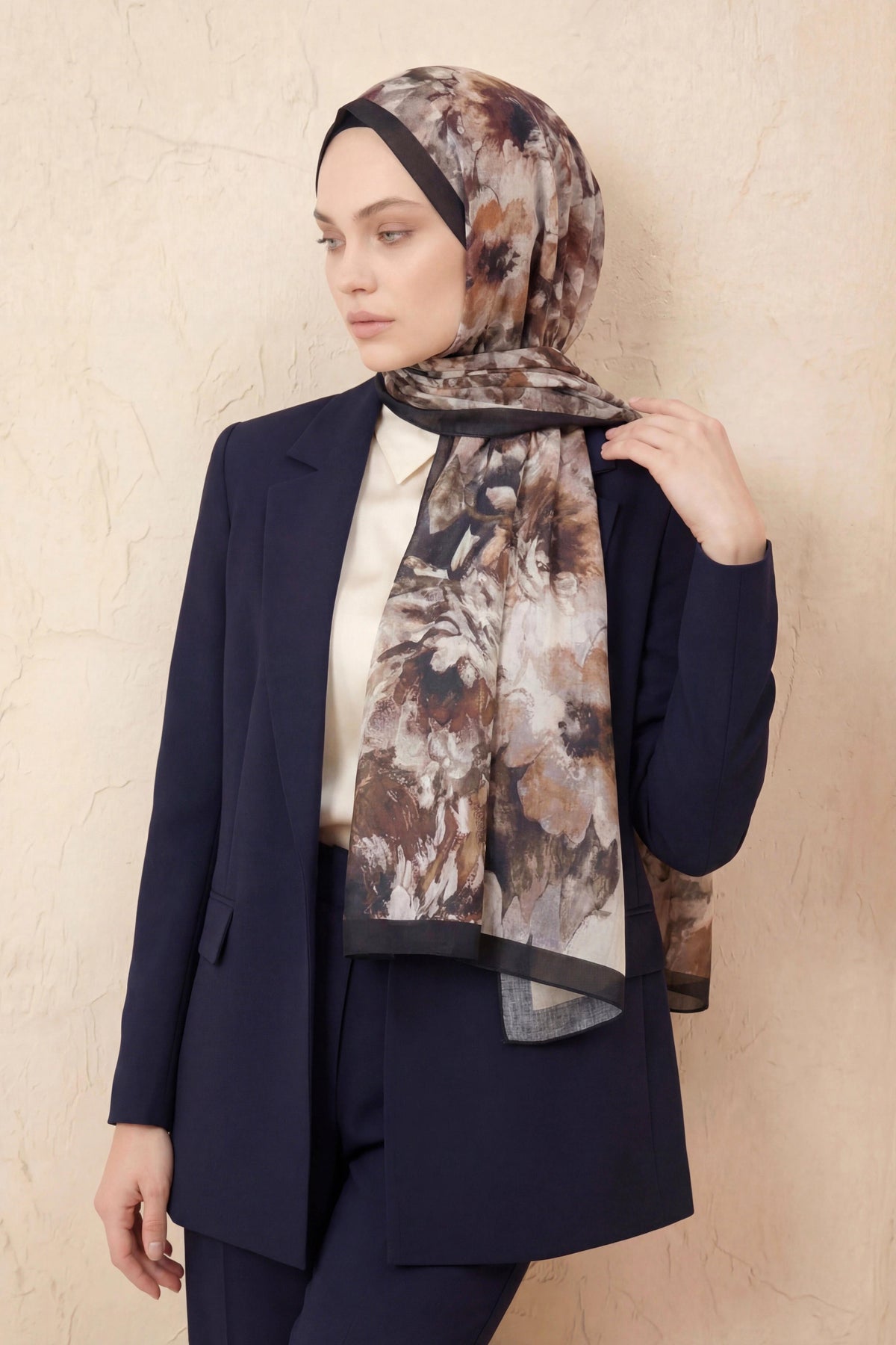 Barbiee vintage kahve siyah şal