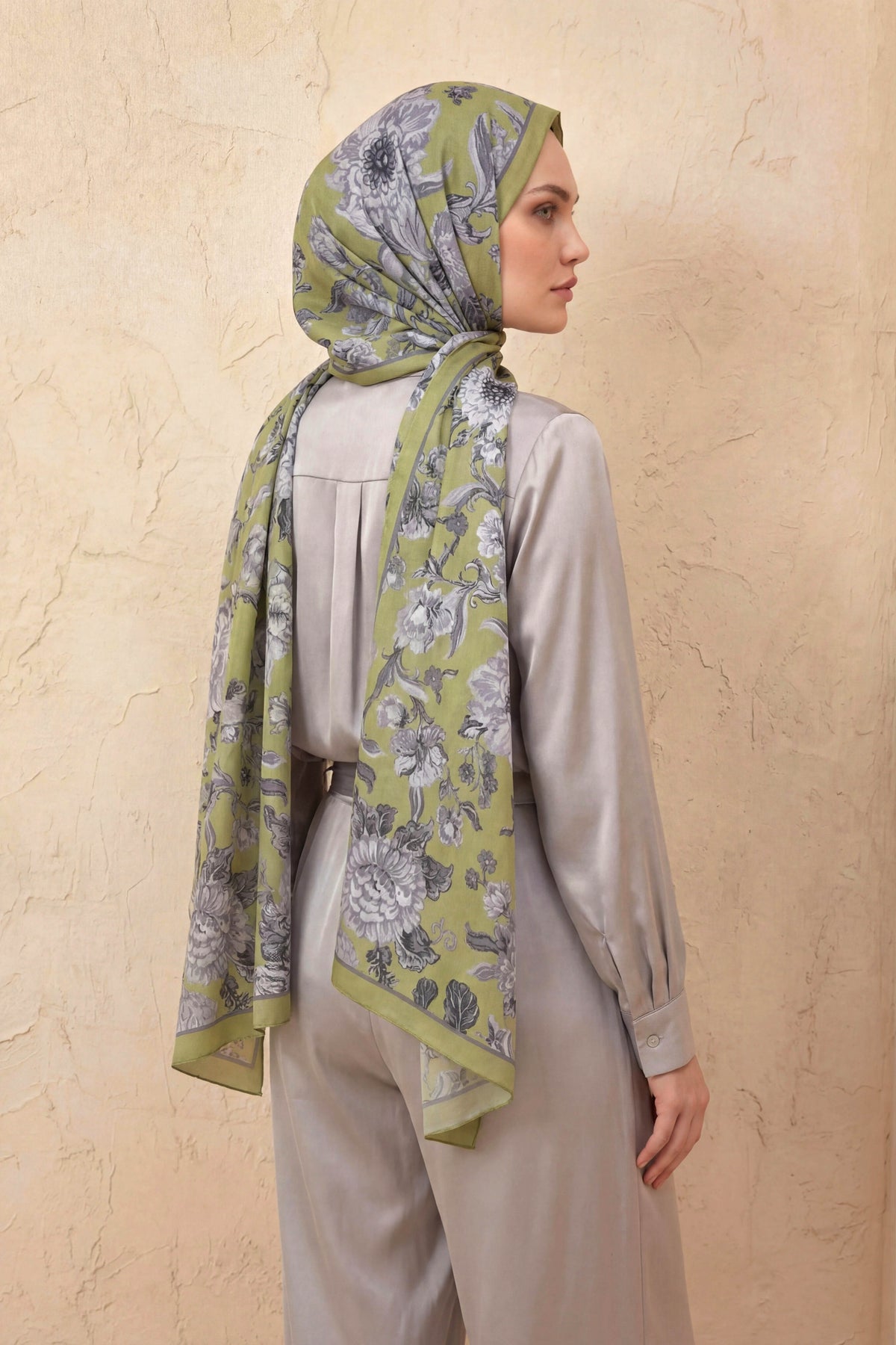 Barbiee flora zeytin yeşili şal