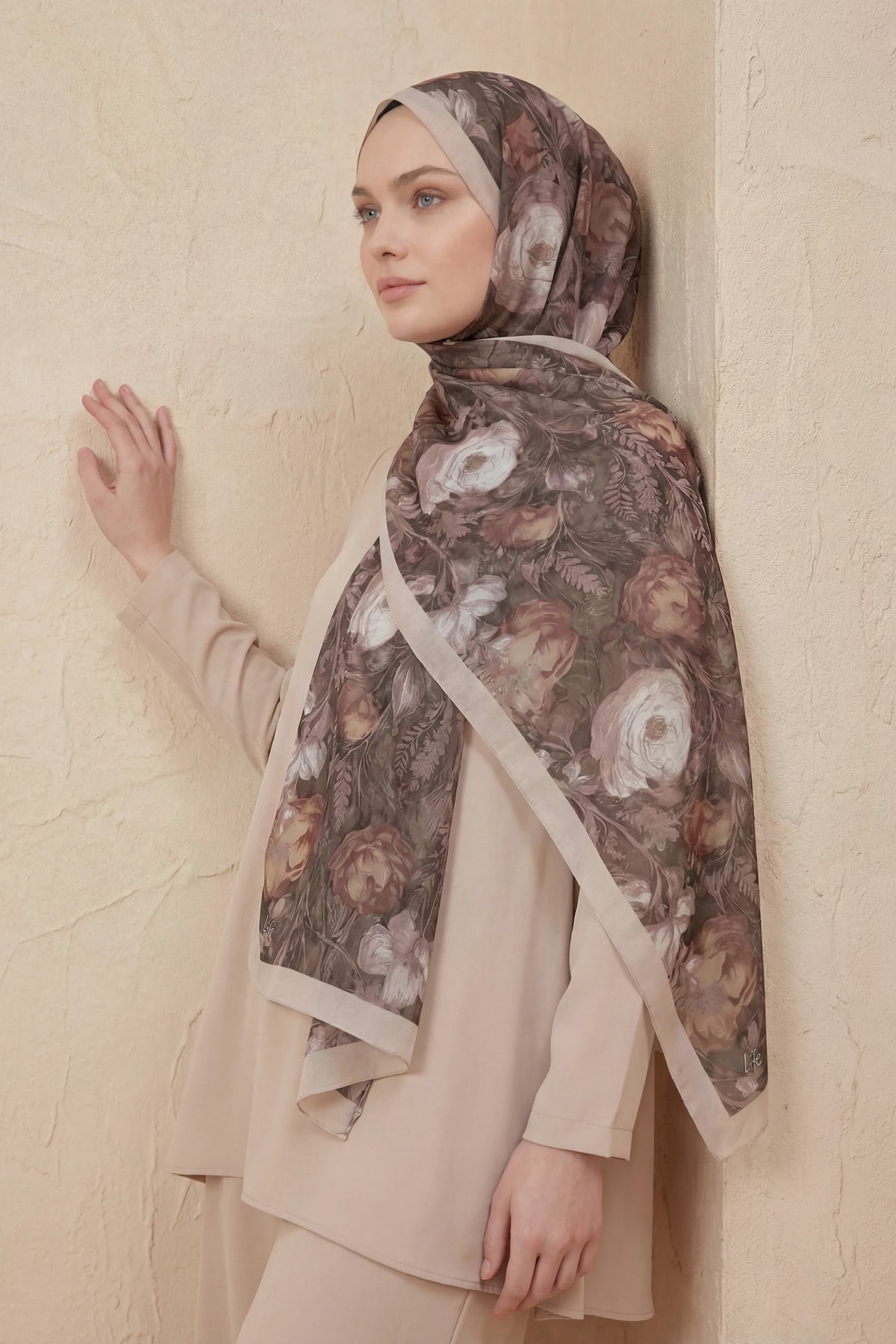 Barbiee lotus soft taupe bloom şal